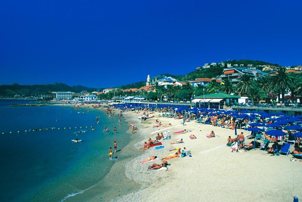 Residence Bellevue Apartments Pietra Ligure Zewnętrze zdjęcie